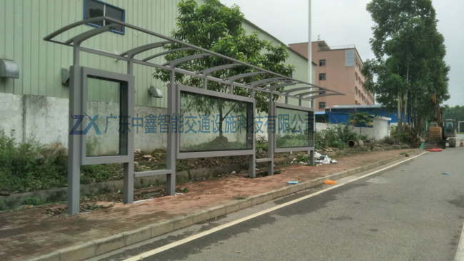 橋頭候車亭安裝現場
